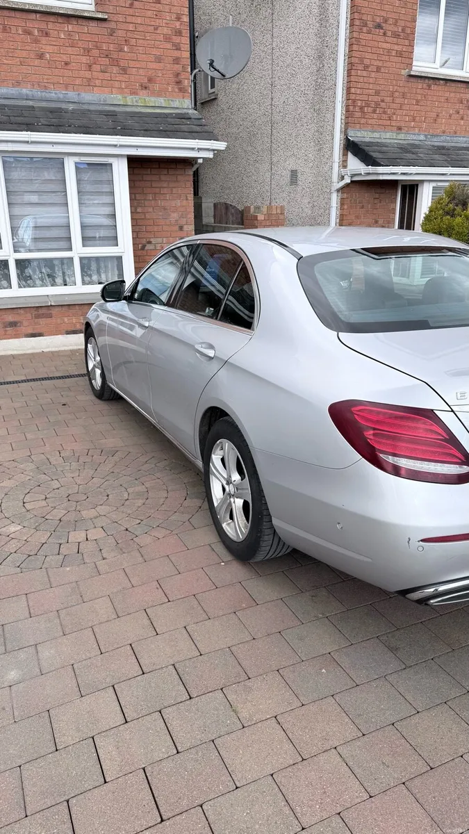 E class Mercedes 220d 2016 new shape model - Image 2