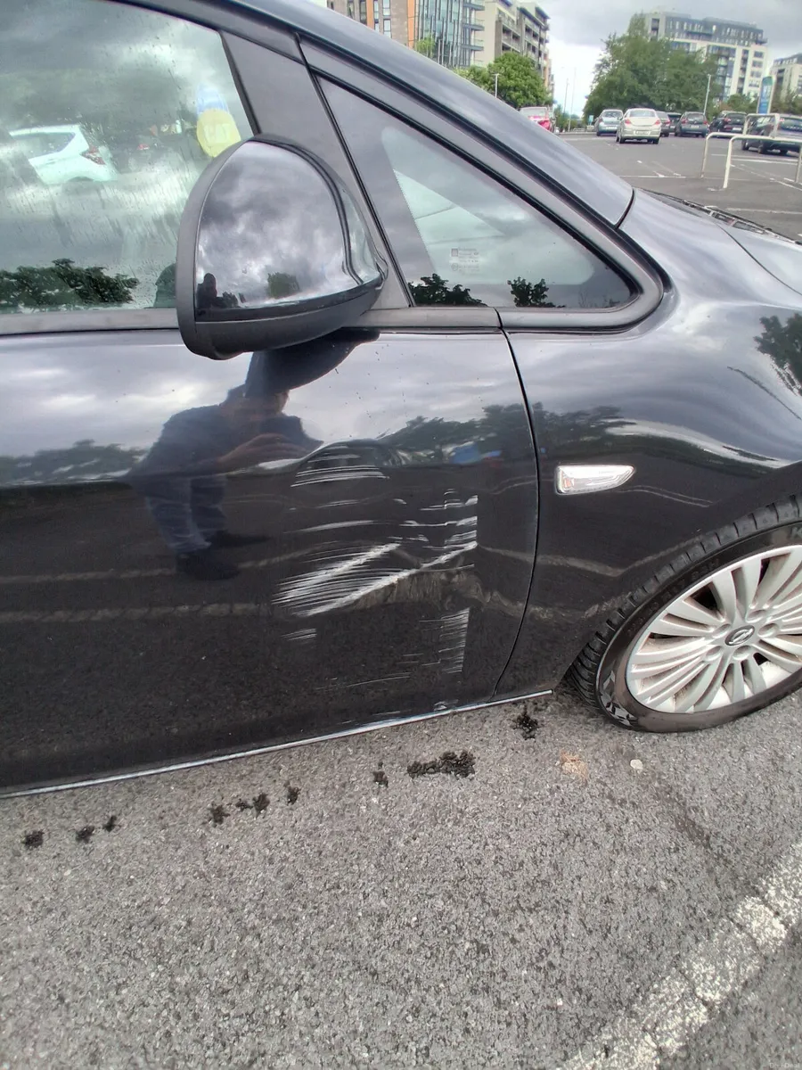 Opel Astra 2011 - Image 4