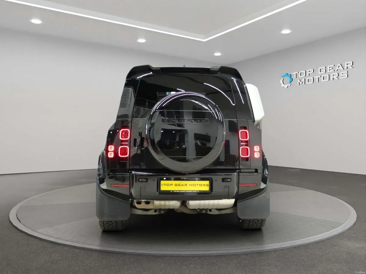 2022 Land Rover Defender X-Dynamic S D300 MHEV - Image 5