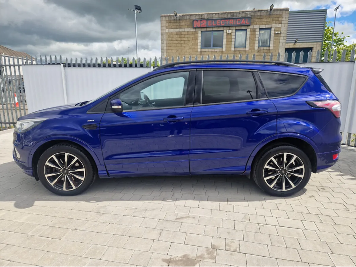 Ford Kuga 1.5 TDCI 120PS FW FWD 4DR ST-LINE - Image 5