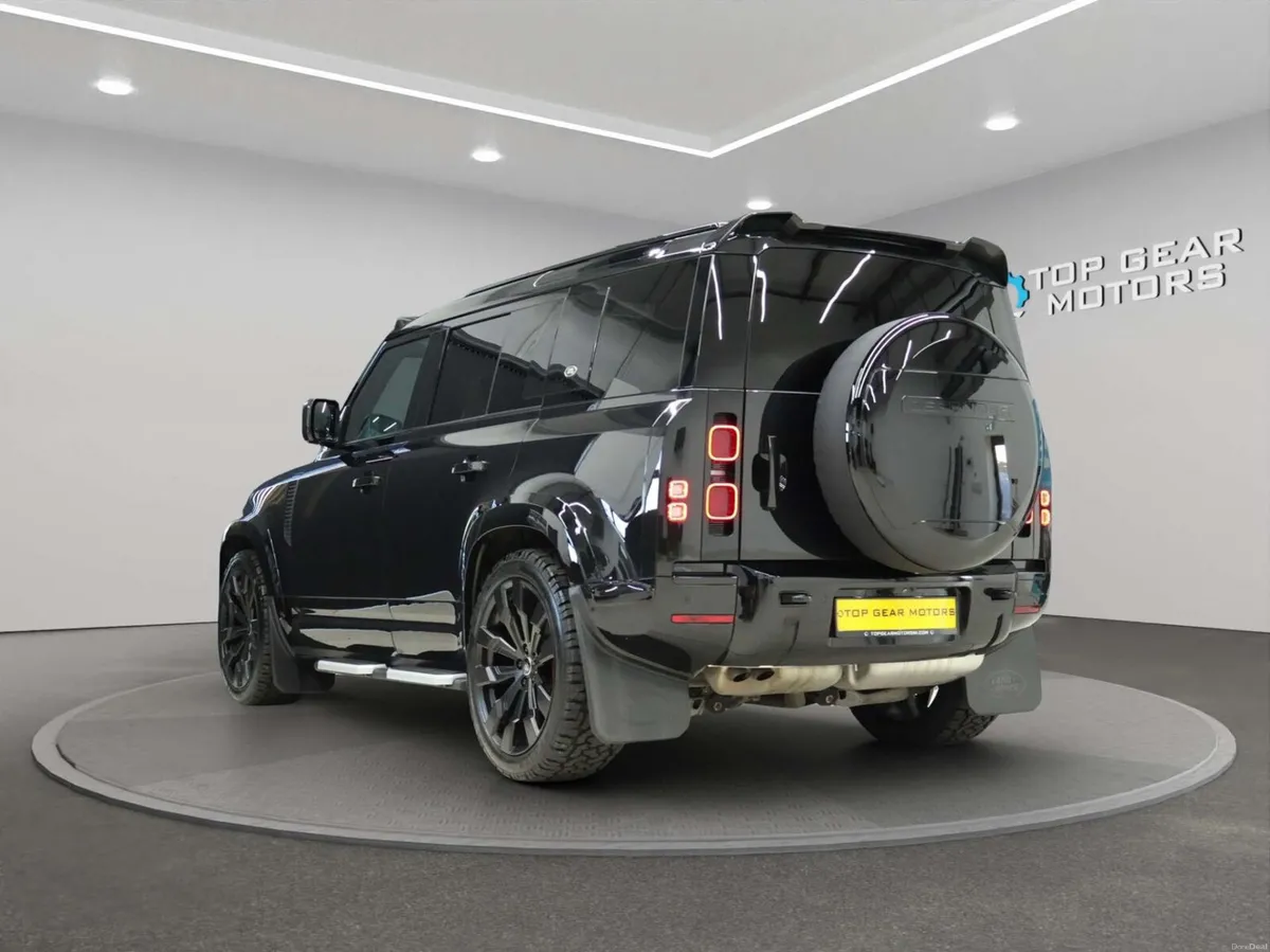 2022 Land Rover Defender X-Dynamic S D300 MHEV - Image 4