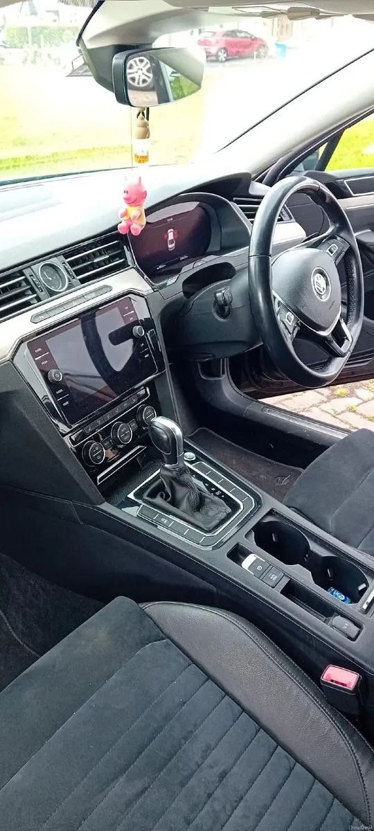 Volkswagen Passat 2019 - Image 4