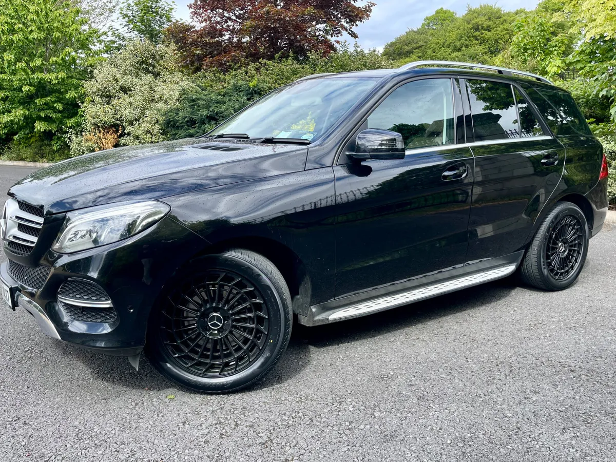 162  Mercedes-Benz GLE 250d Auto – Luxury SUV - Image 1