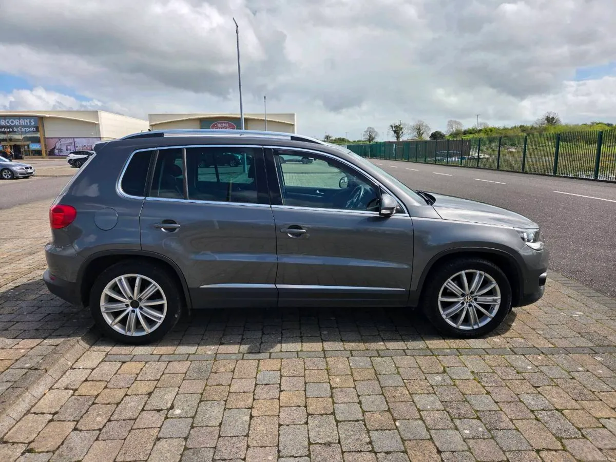 Volkswagon Tiguan - Image 4