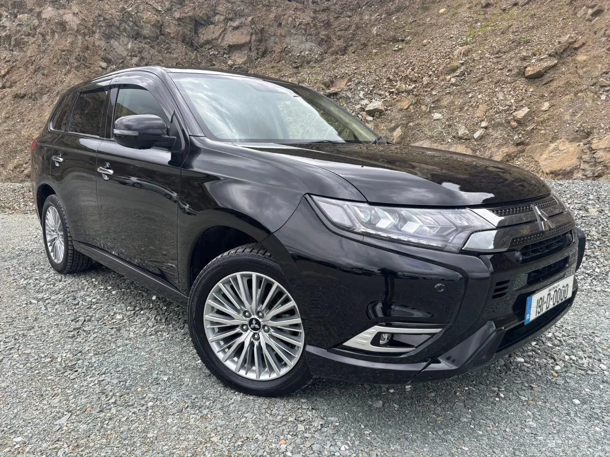 2019 MITSUBISHI OUTLANDER 4WD AUTOMATIC - Image 1