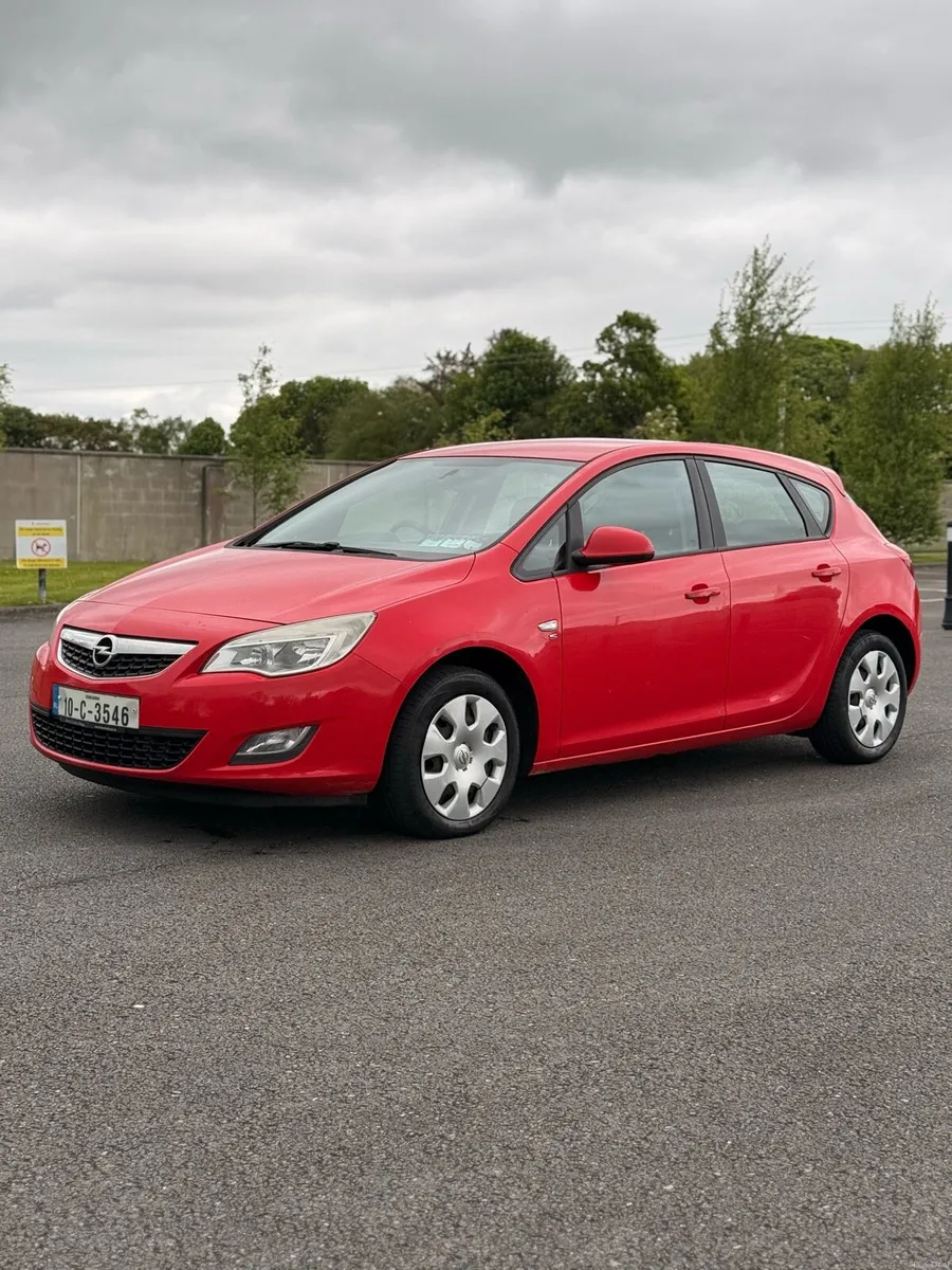 Opel Astra 1.4 petrol Fresh NCT - Image 1