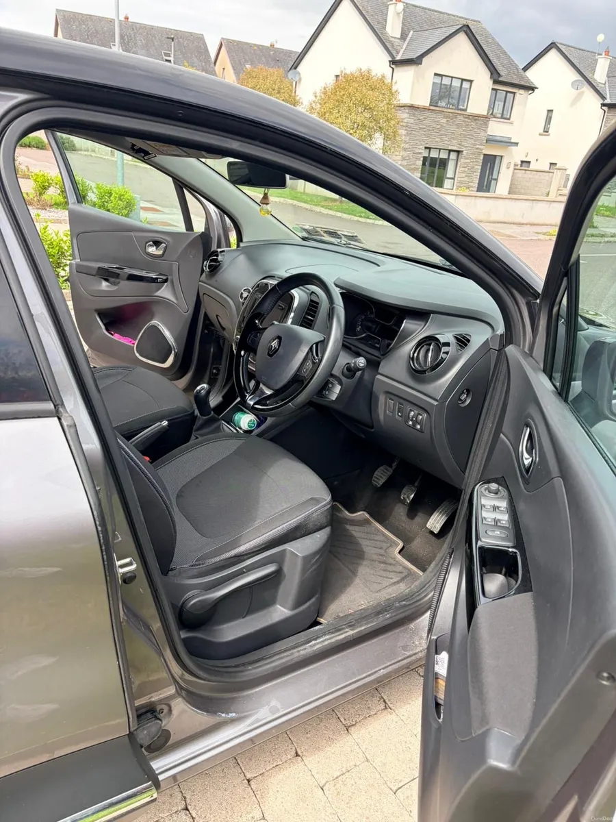 Renault Captur with NCT/Tax - Image 4