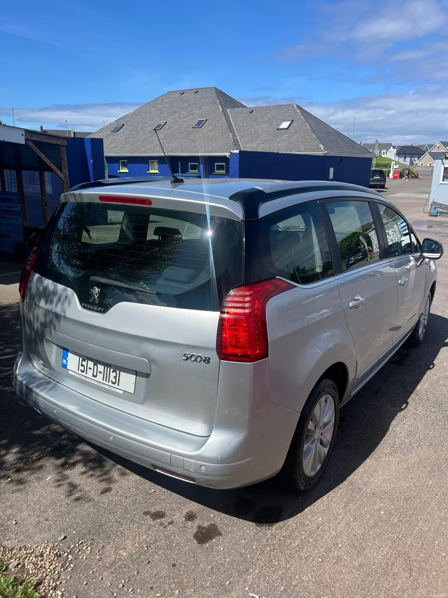 Peugeot 5008 2015 - Image 2