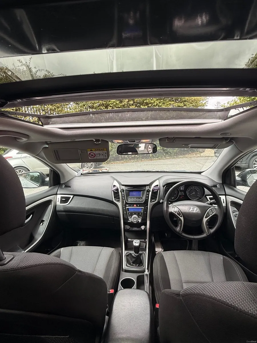 I30 PREMIUM MODEL WITH SUNROOF - Image 3