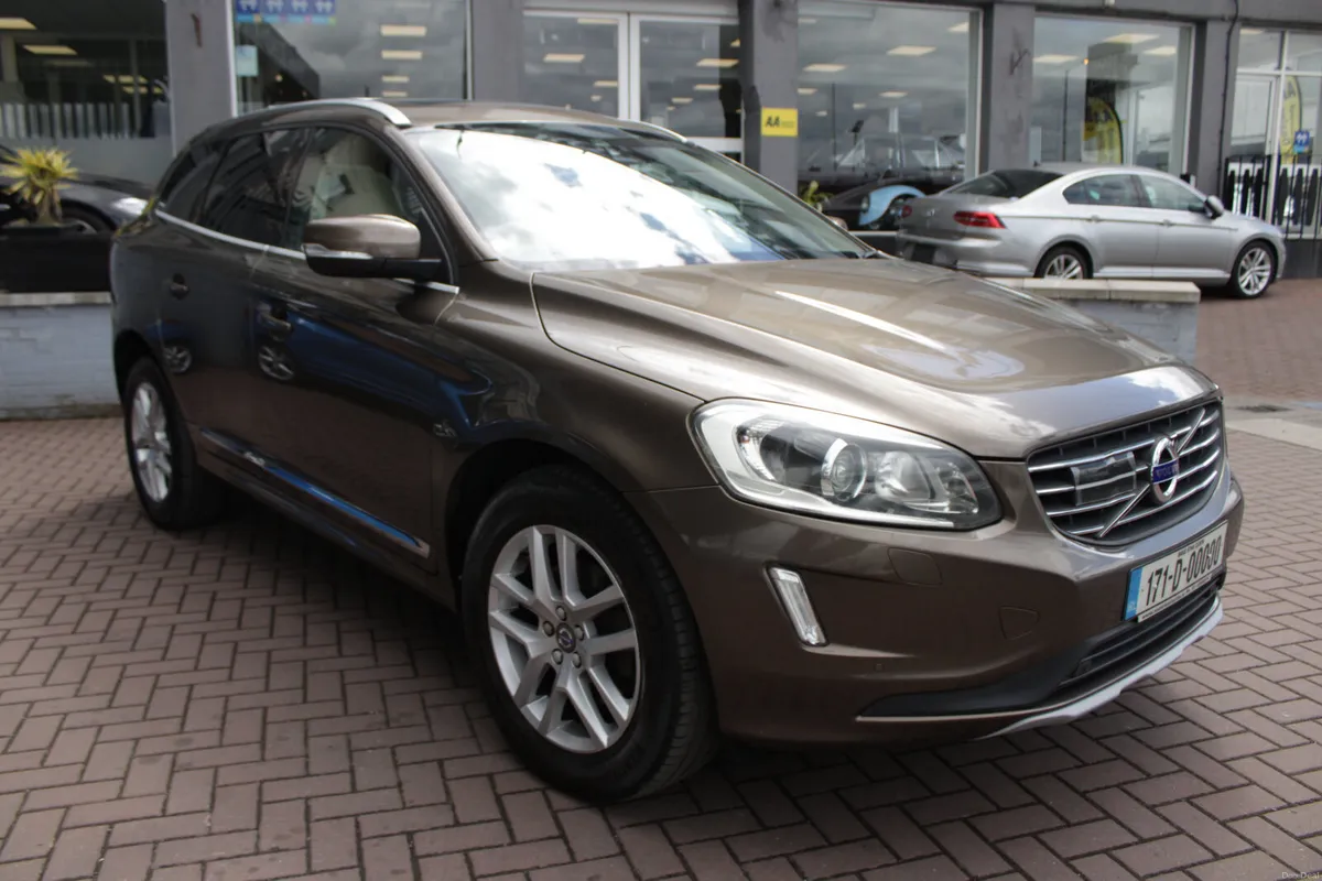 2017 VOLVO XC60 - Image 2