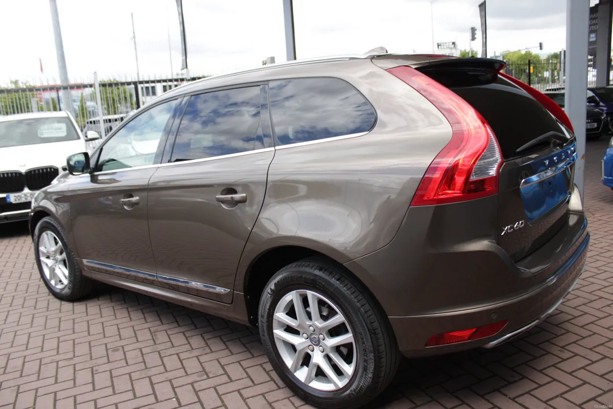 2017 VOLVO XC60 D4 R-DESIGN SE GEARTRONIC - Image 6