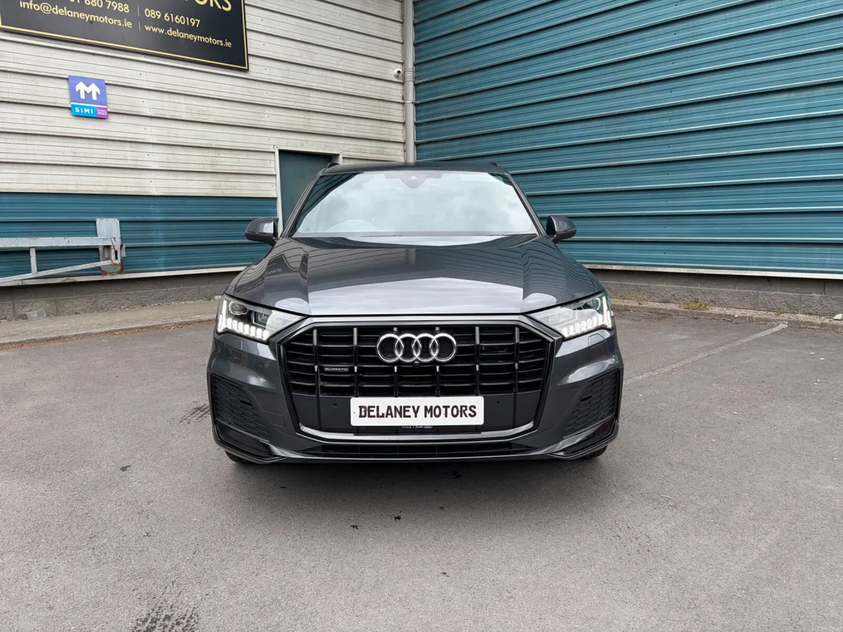 241 Audi Q7 N1 2 Seat Commercial Van - Image 2