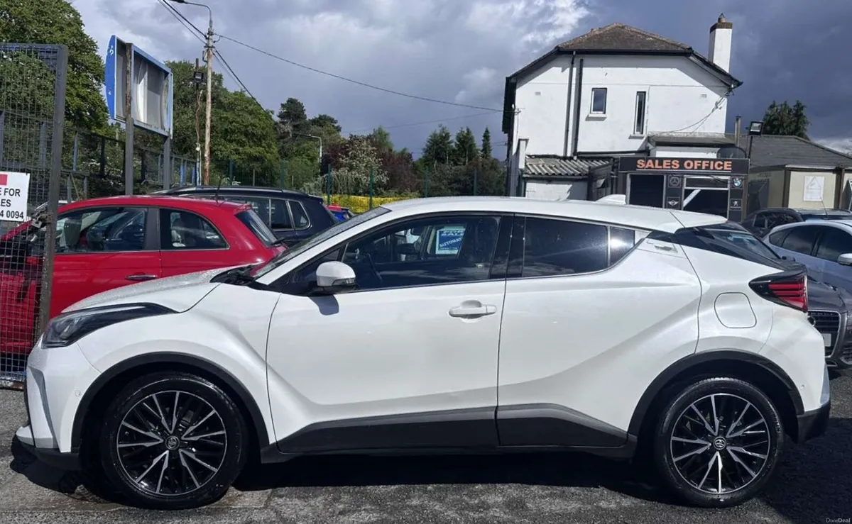 Toyota C-HR Sol!! AUTOMATIC HYBRID - Image 3