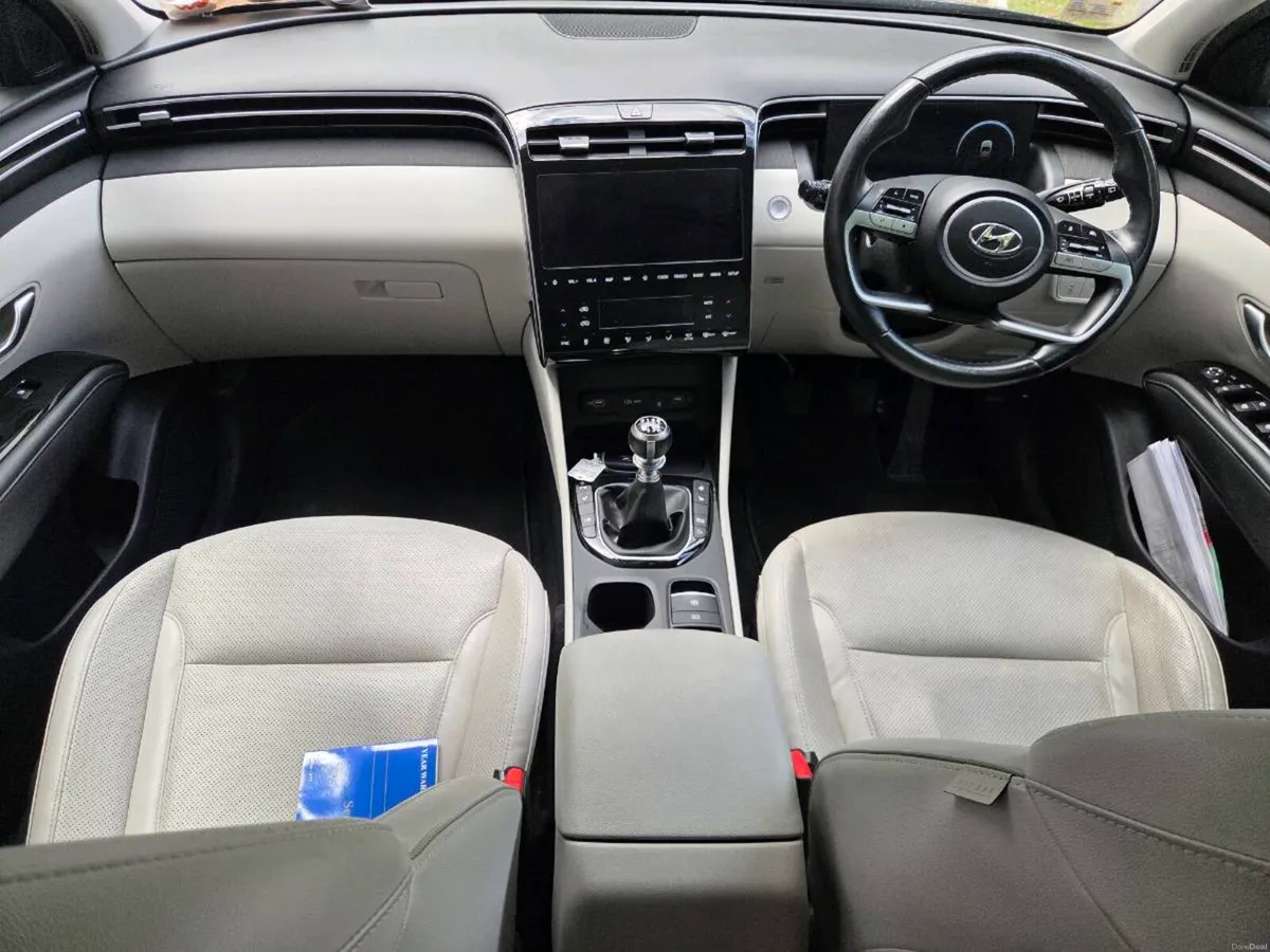 221 HYUNDAI TUCSON EXECUTIVE - Image 3