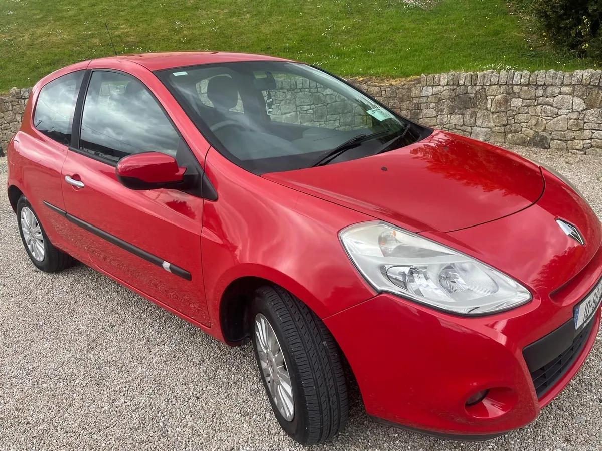 Renault Clio 2010 1.1 16V Royale - Image 1