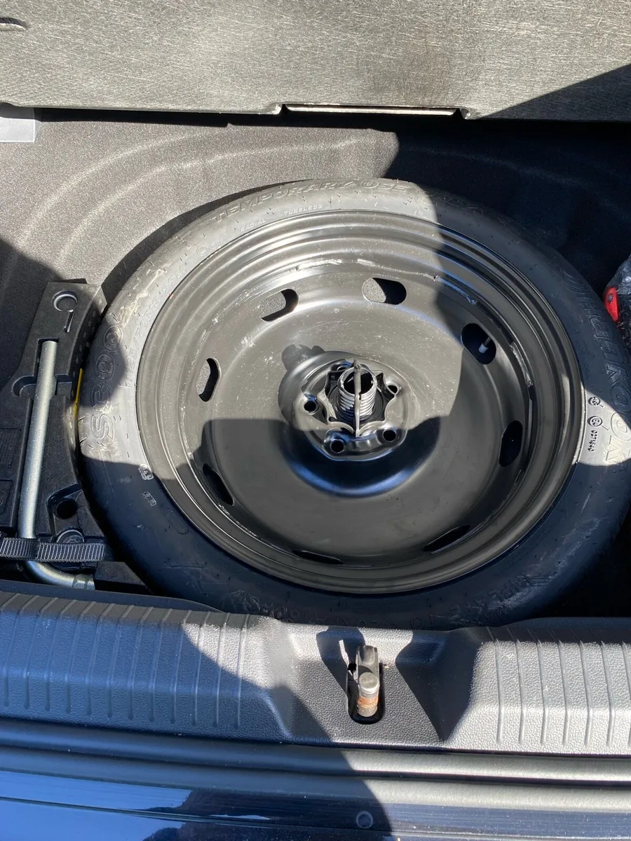 VW Golf Style 2L TDI - Image 5