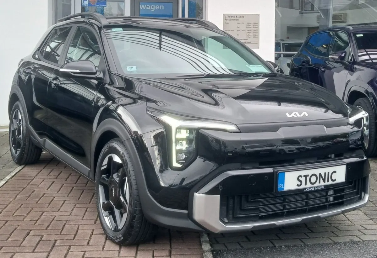 Kia Stonic K2 **SAT NAV, REAR VIEW CAMERA, HEATED - Image 1