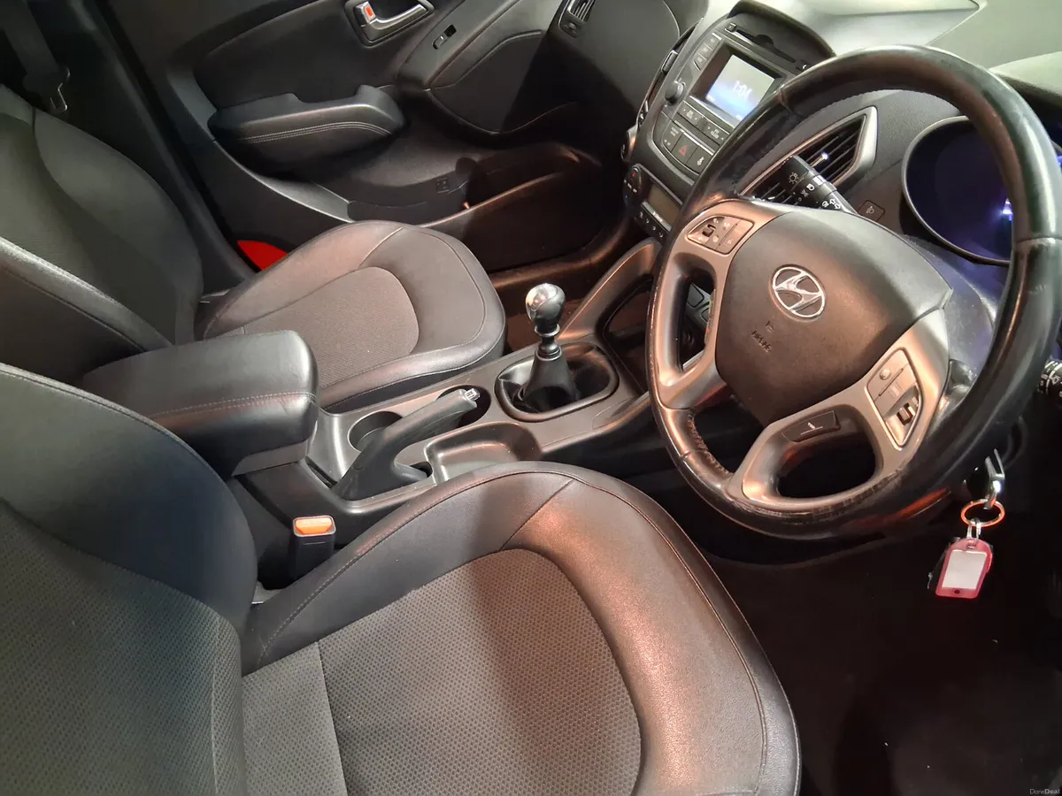 2015 Hyundai ix35 ONE OWNER - EXECUTIVE - Image 6