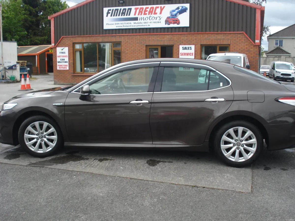 2020 Toyota Camry 2.5 Hybrid - Image 1
