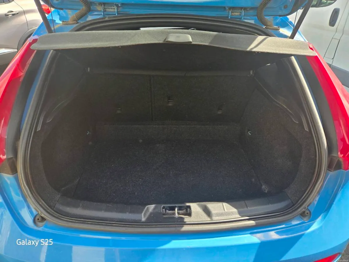Car - Image 4