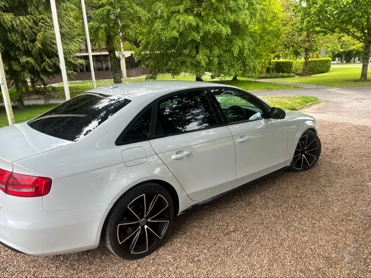 2014 Audi A4 black, edition ultra 2.0 TDI 143 bhp - Image 4