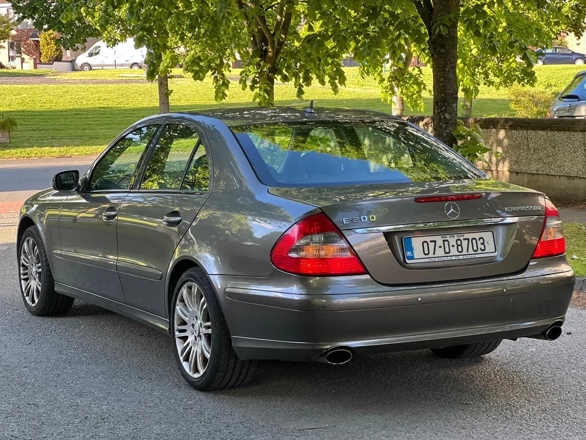 Mercedes E200 1.8 AUTOMATIC NCT 6/27 Tax 6/26 mint - Image 4