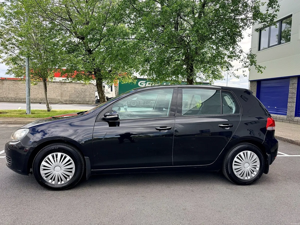 Volkswagen Golf Automatic - Image 3
