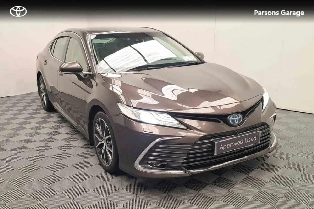 Toyota Camry 2.5 - Image 1