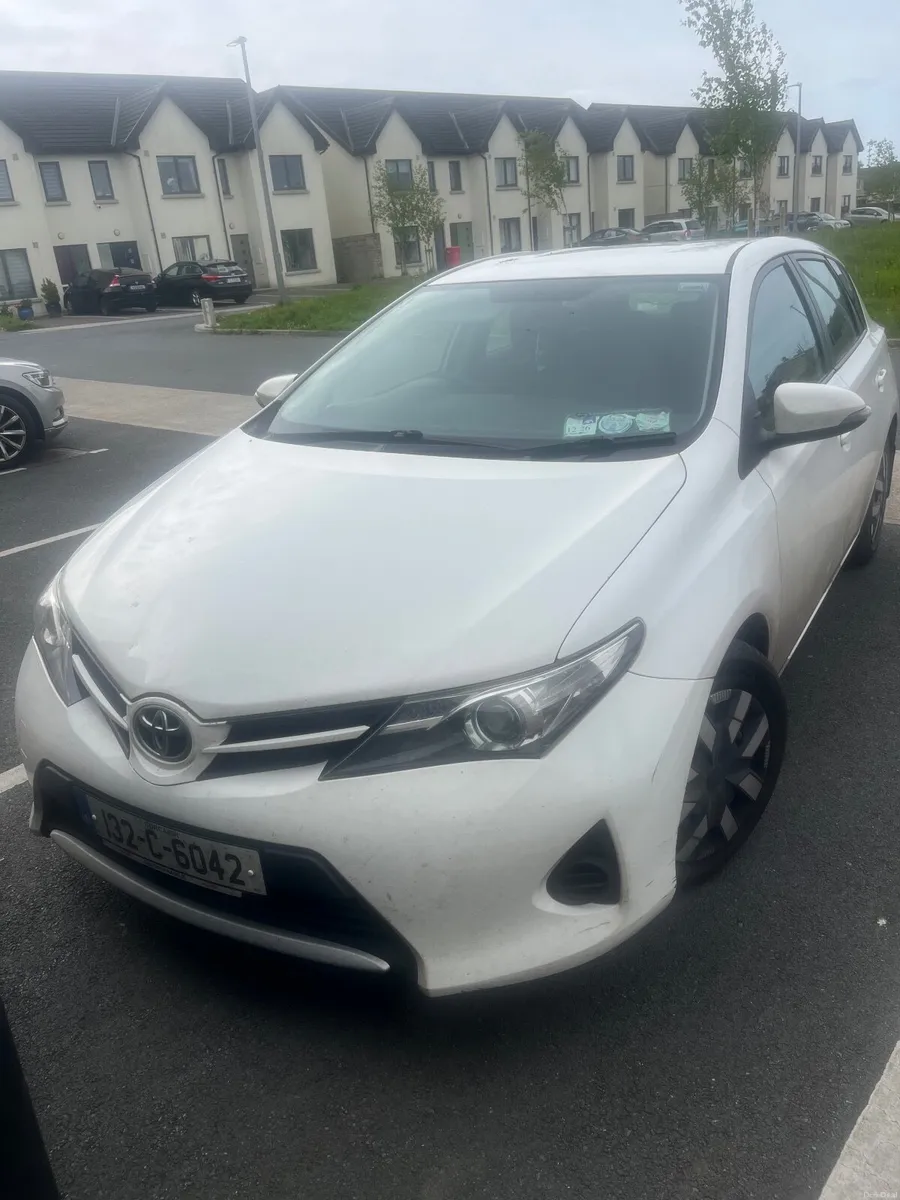 Toyota Auris 2013 - Image 1