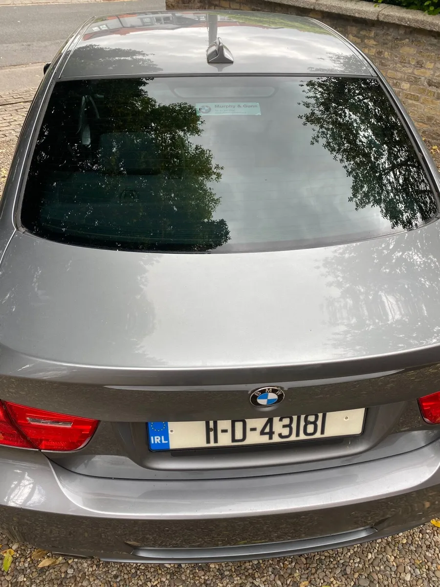 BMW 3-Series 2011 - Image 3