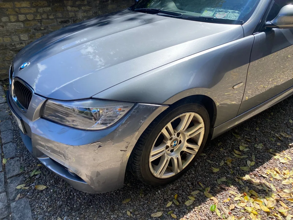 BMW 3-Series 2011 - Image 4