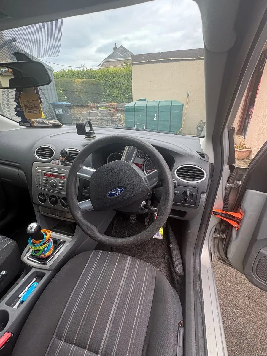 Ford Focus 2009 - Image 2