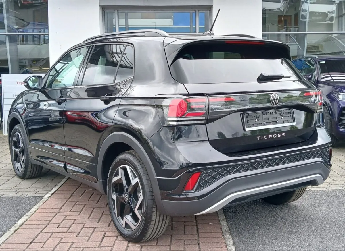 Volkswagen T-Cross R-Line 1.0 TSI 116 Bhp  **AUTOM - Image 4