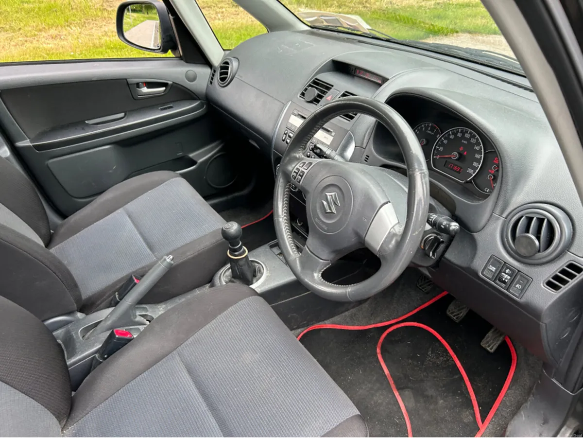 Suzuki SX4 NCT 01-27 1.6 GLX 4DR - Image 5