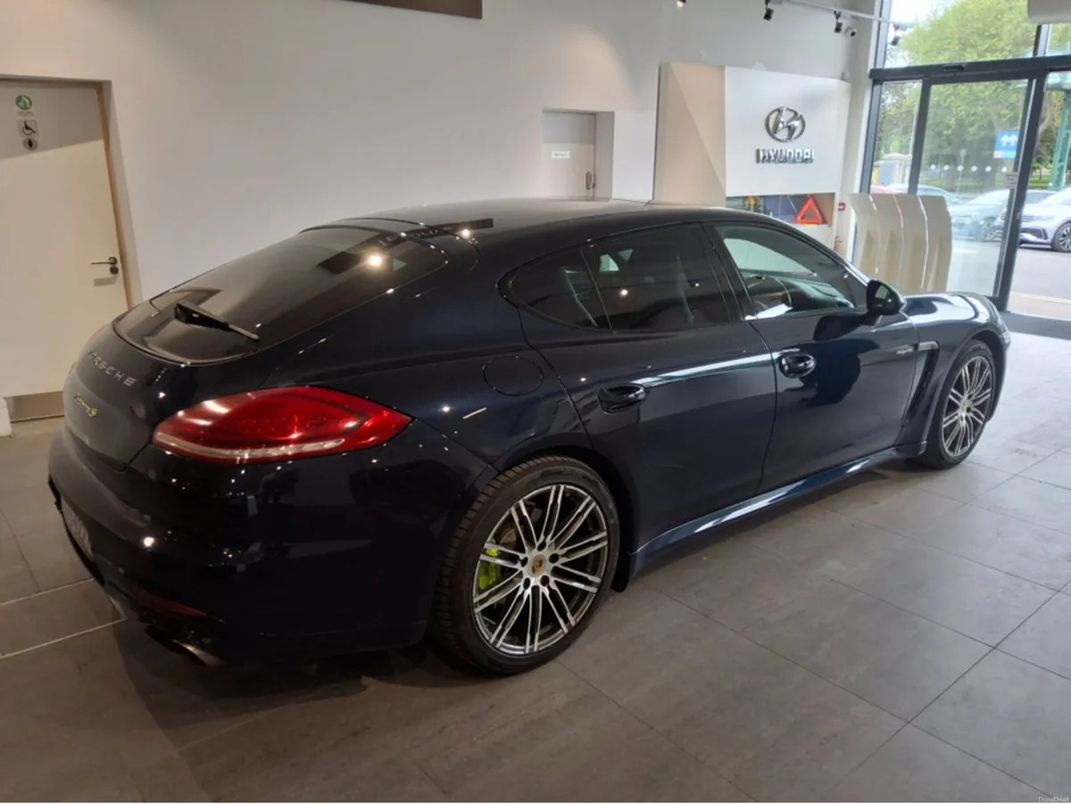 Porsche Panamera S E-HYBRID TIPT 5DR A - Image 2