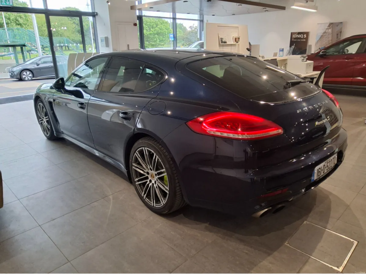Porsche Panamera S E-HYBRID TIPT 5DR A - Image 3