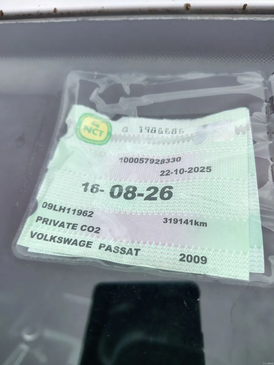 Volkswagen Passat 2009 - Image 3