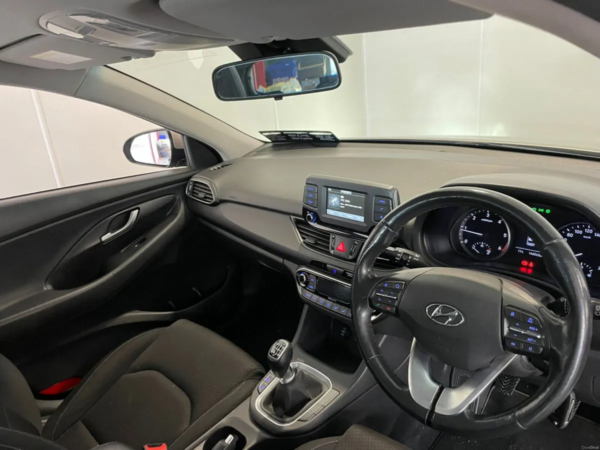Hyundai i30 I 30 DELUXE 5DR - Image 2