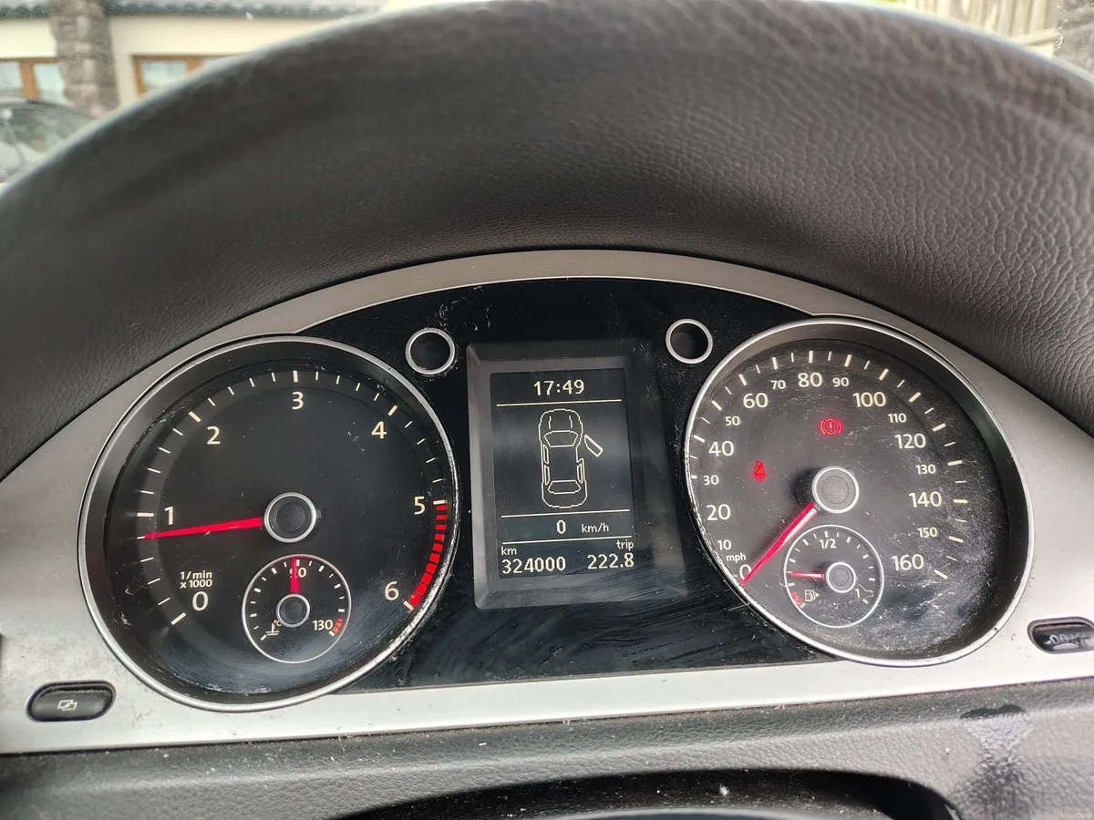 Volkswagen Passat 2009 - Image 4