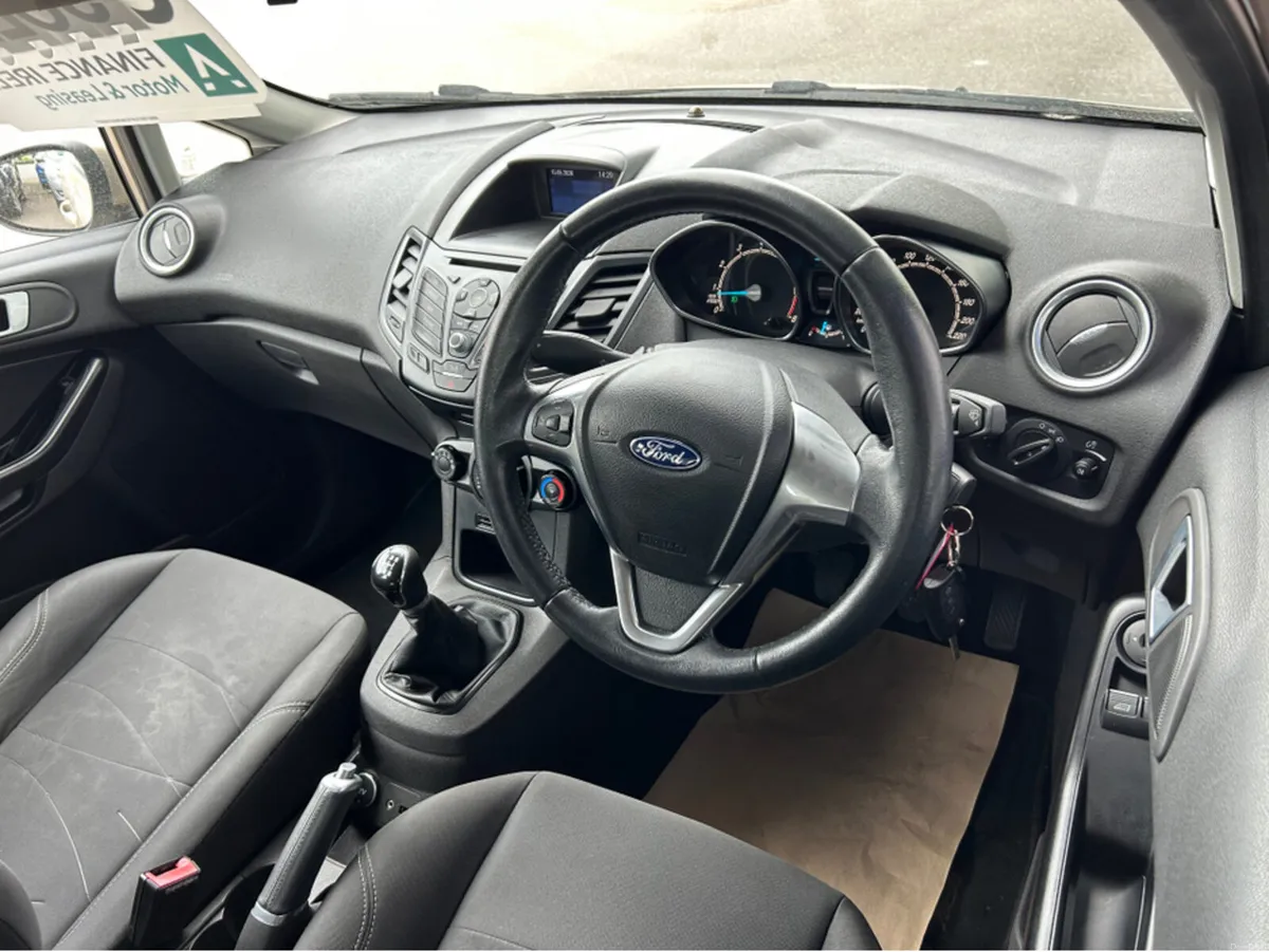 Ford Fiesta ZETEC 1.25 60PS M5 5DR MCA 4DR - Image 3
