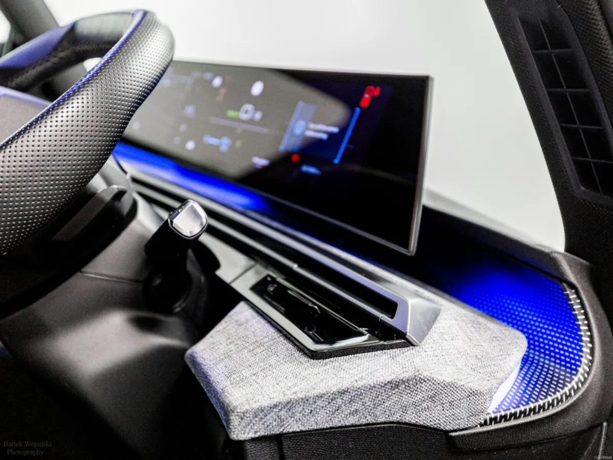 Peugeot 5008 E-GT 72kWh 210HP - 7 Seats - Image 3