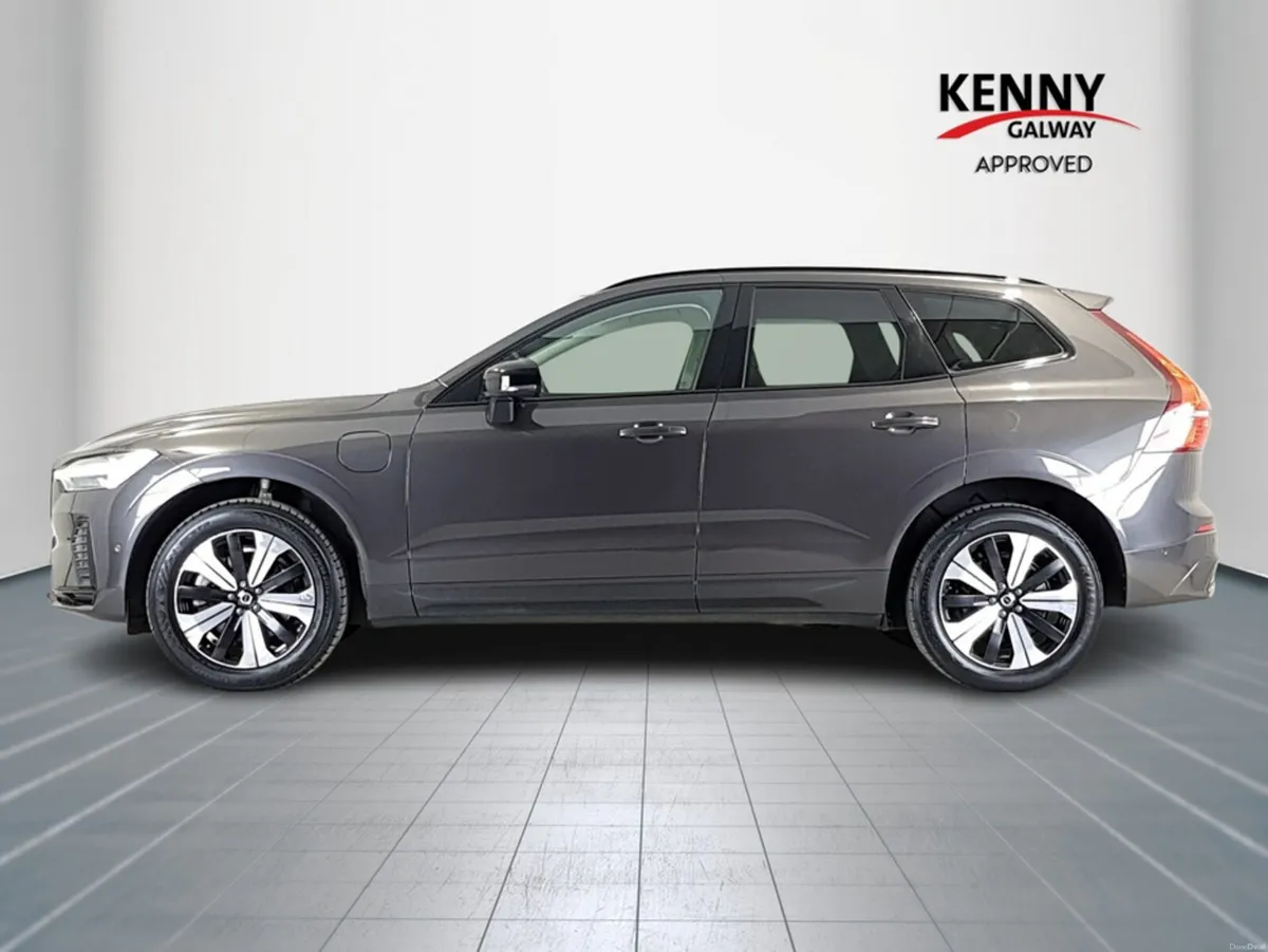 Volvo XC60 T6 PHEV PLUS DARK AWD 5DR - Image 4