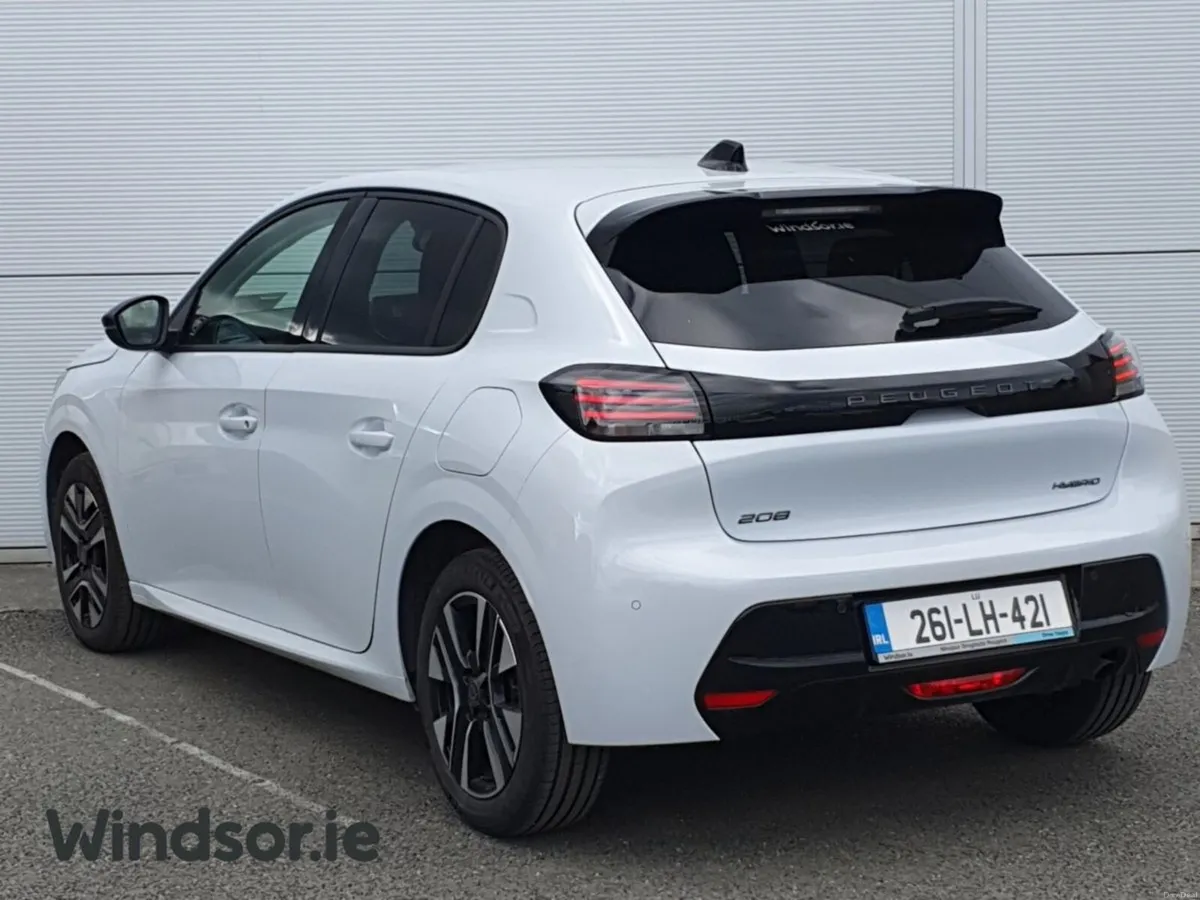 Peugeot 208 Hybrid 110BHP e-DCS6 Allure - Image 3