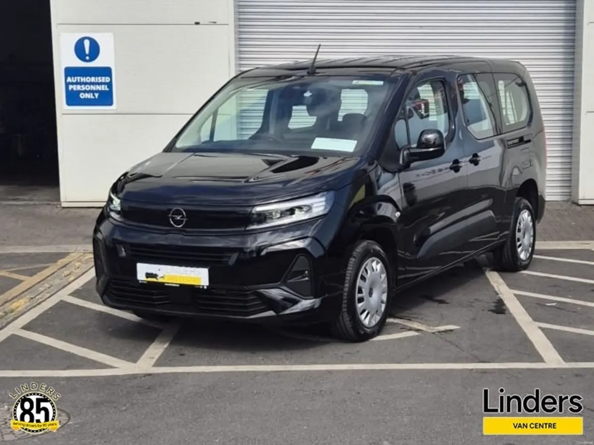 Opel Combo AUTO 7 SEAT WAV TAXI - Image 2