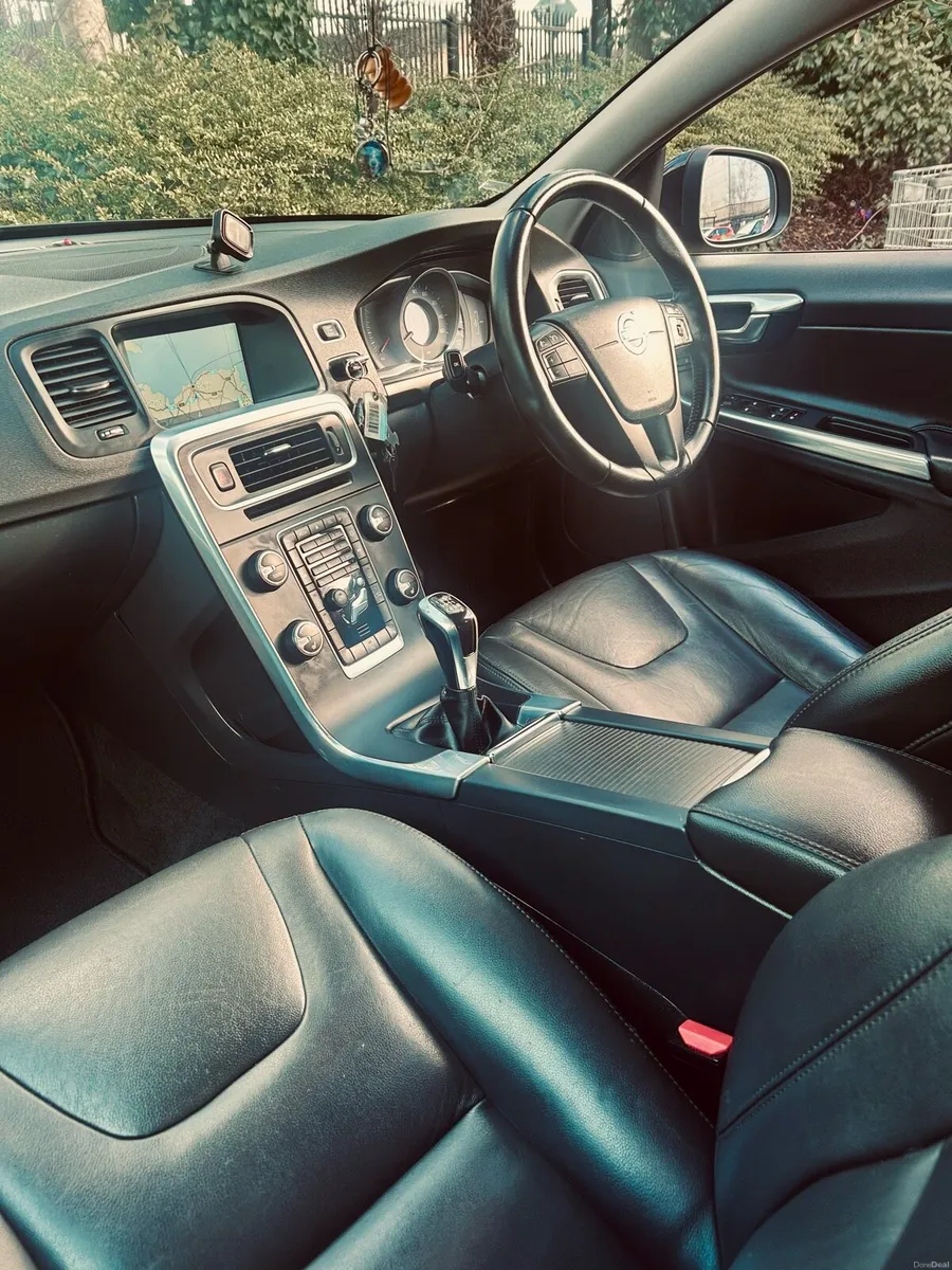 2016 Volvo S60 SE – 2.0 Diesel Manual - Image 4