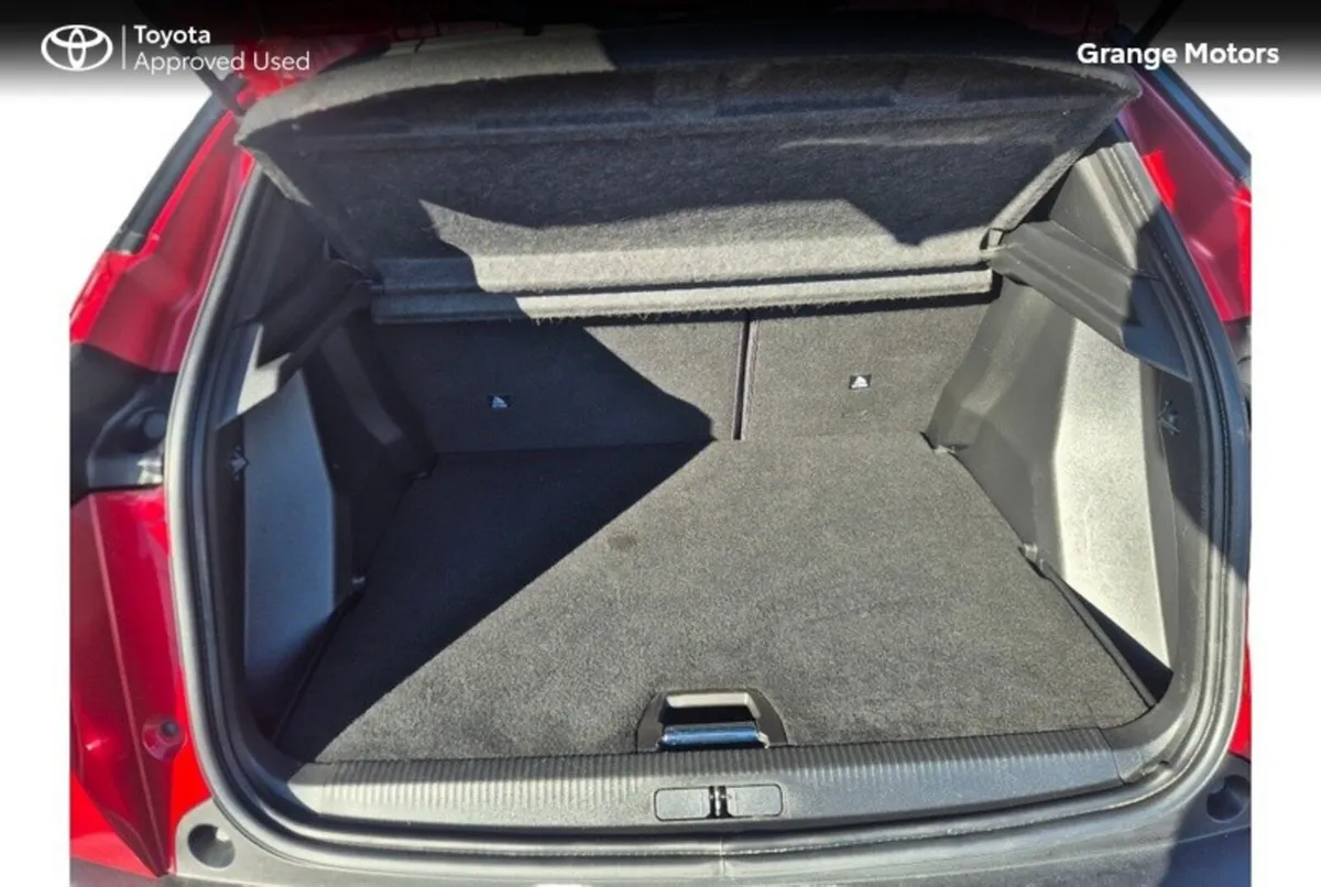 Peugeot 2008 1.2 PETROL ALLURE 5DR - Image 6