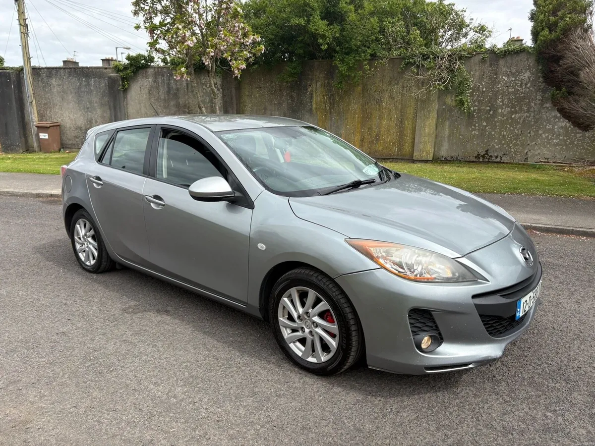 2012 Mazda 3 hatchback NCT expires December,2026 - Image 3