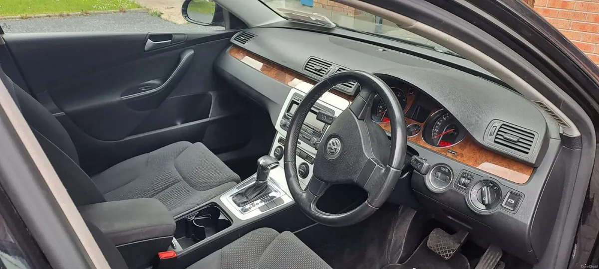 Volkswagen Passat 2009 - Image 3