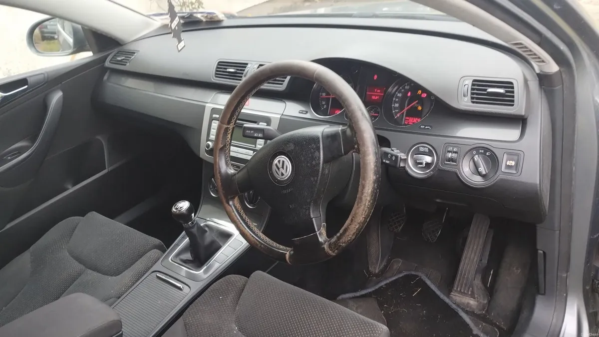 Volkswagen Passat 2006 - Image 3