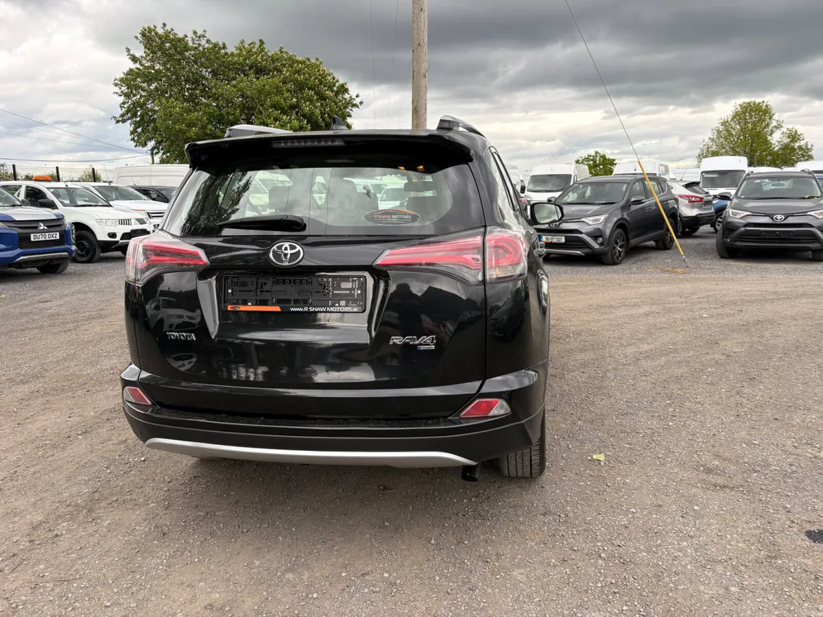 Toyota RAV4 - Image 2